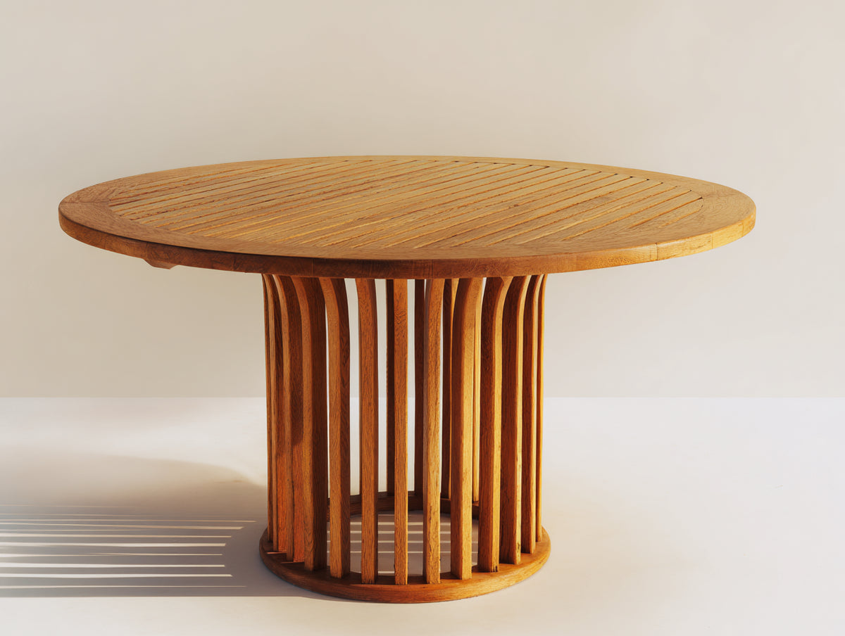 Table de jardin - bois - 125 x 125 x 75 cm - bois miel - style organique avec pied central à lames courbes